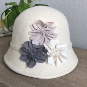 Beautiful hat with fabric flowers.